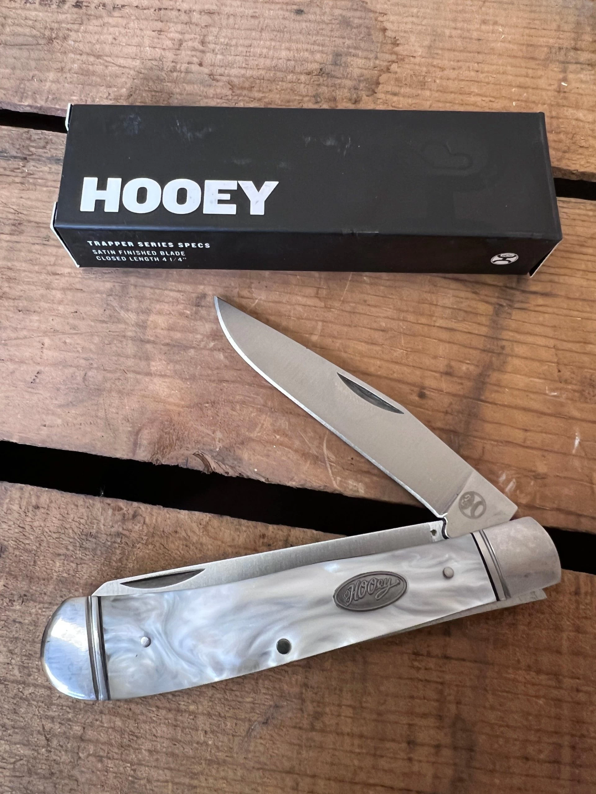 Hooey Full Large 4 1/4" Mother Of Pearl Trapper Knife HK125